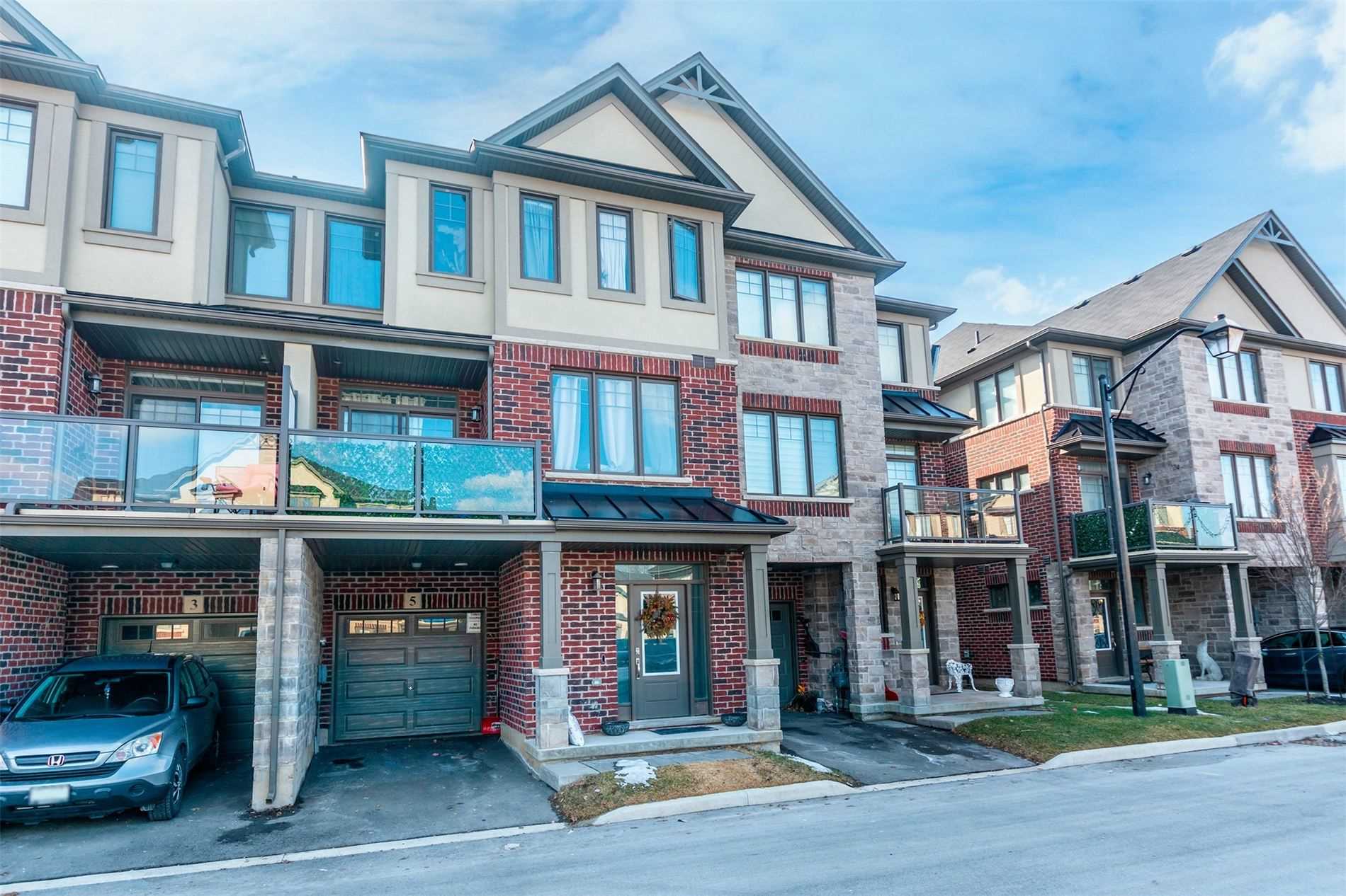 5 Hoffman Lane