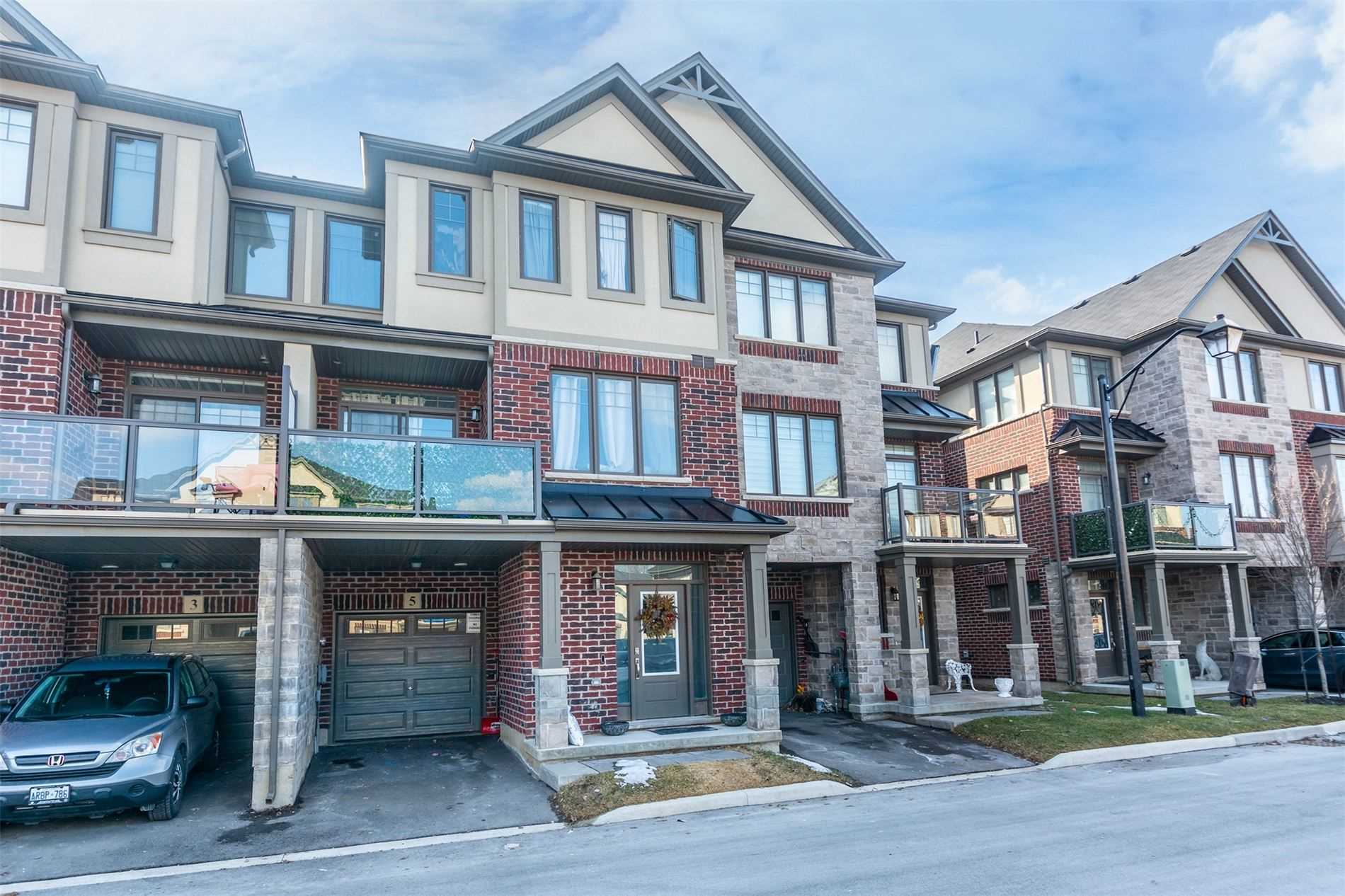 5 Hoffman Lane