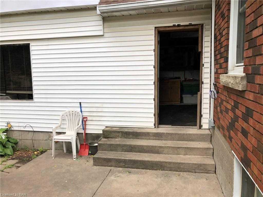 2632 Portage Rd