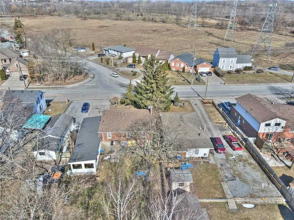 2632 Portage Rd