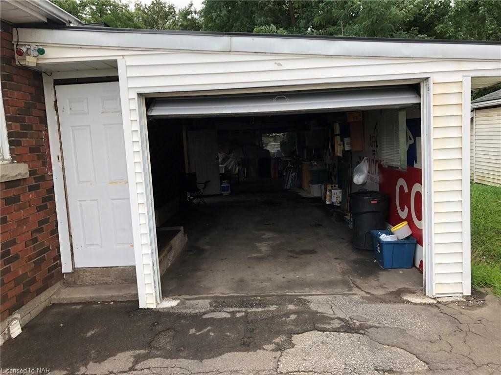 2632 Portage Rd