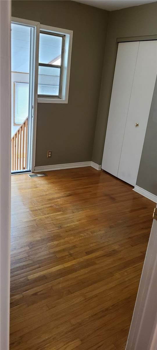 121 Mountford Dr
