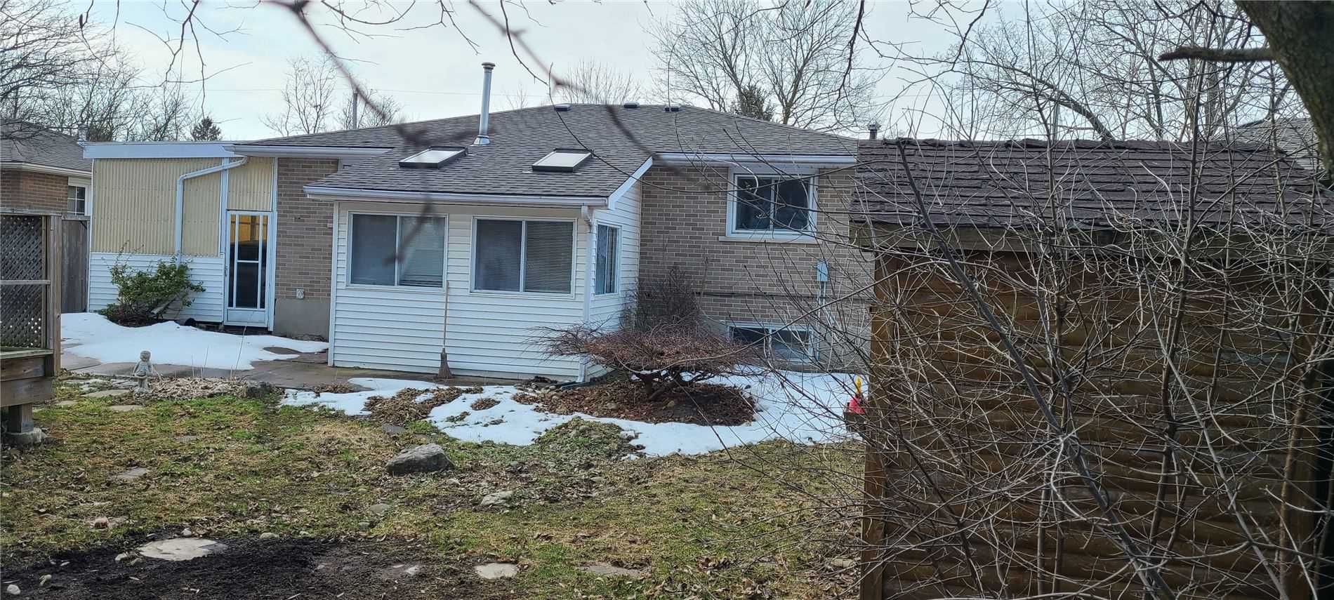 121 Mountford Dr
