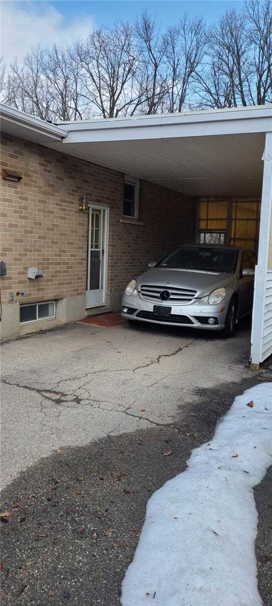 121 Mountford Dr