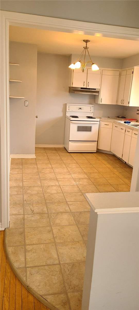 121 Mountford Dr
