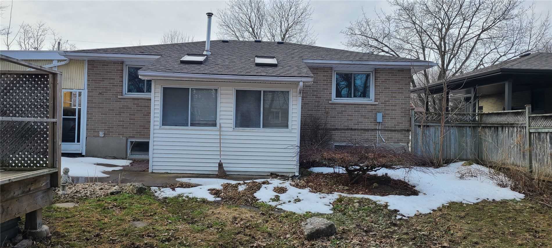 121 Mountford Dr
