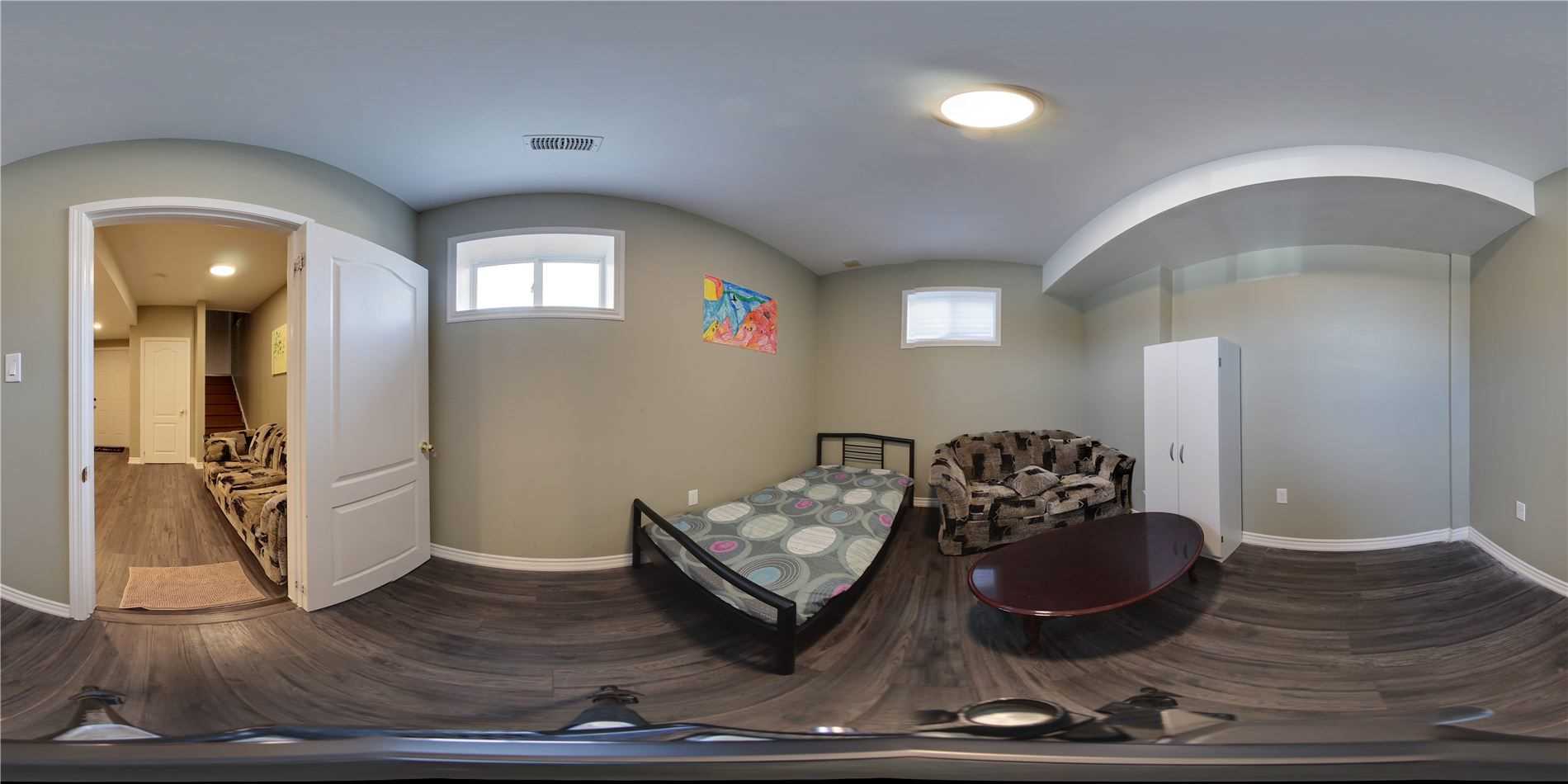 57 Oakes Cres