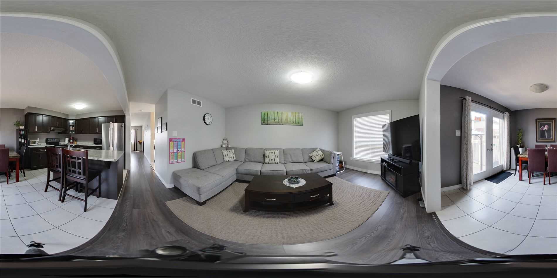 57 Oakes Cres