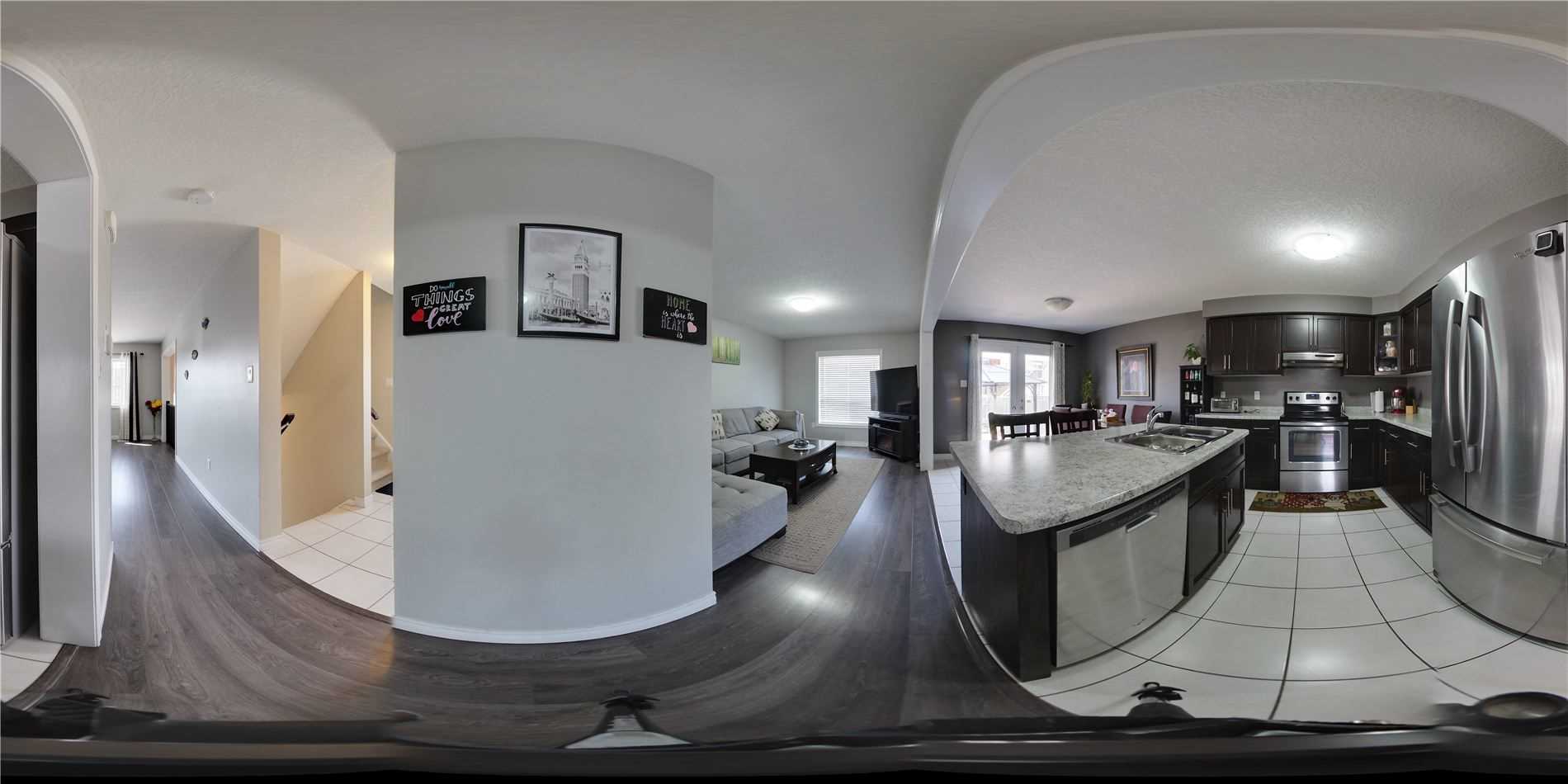 57 Oakes Cres