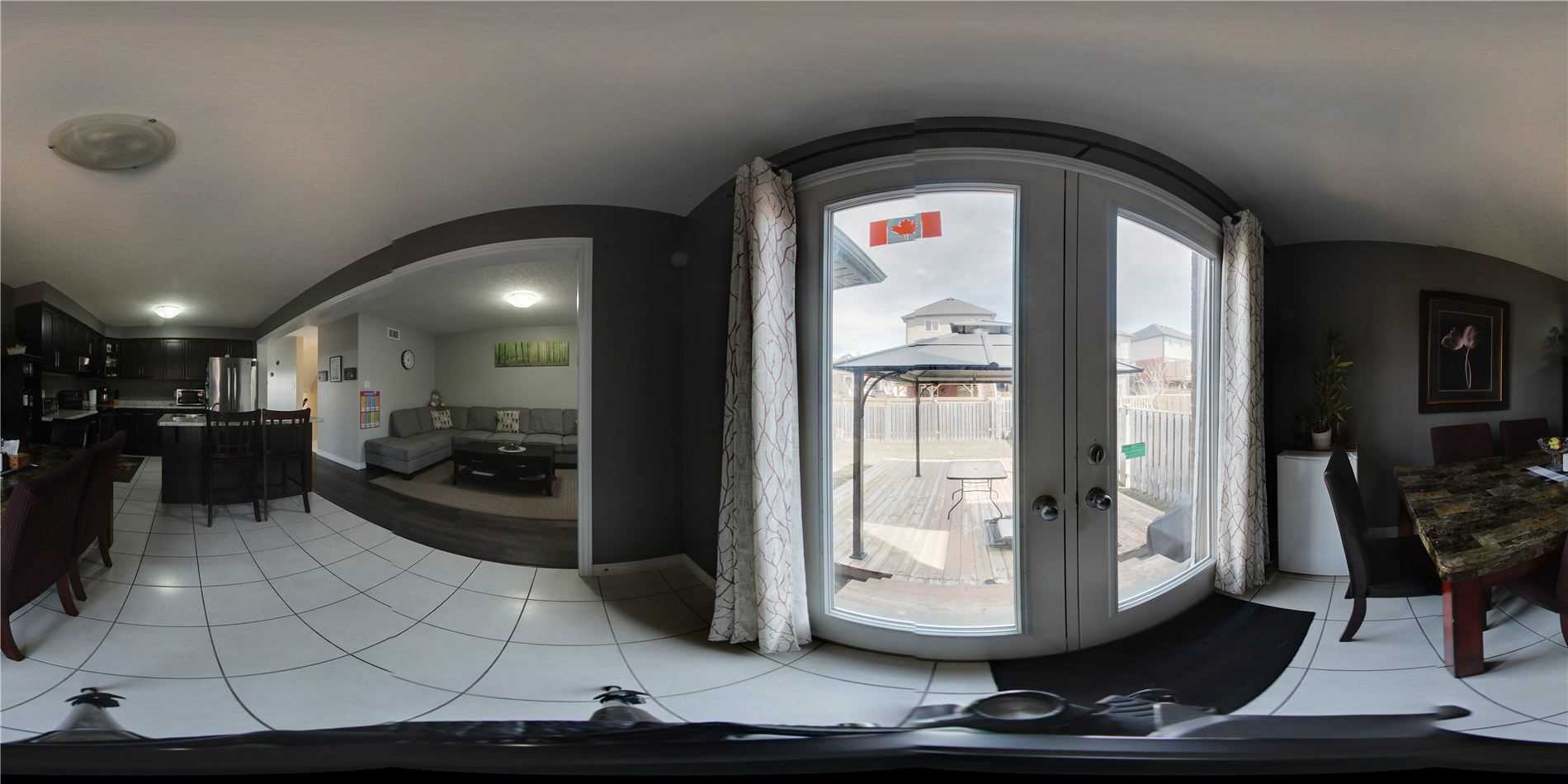 57 Oakes Cres