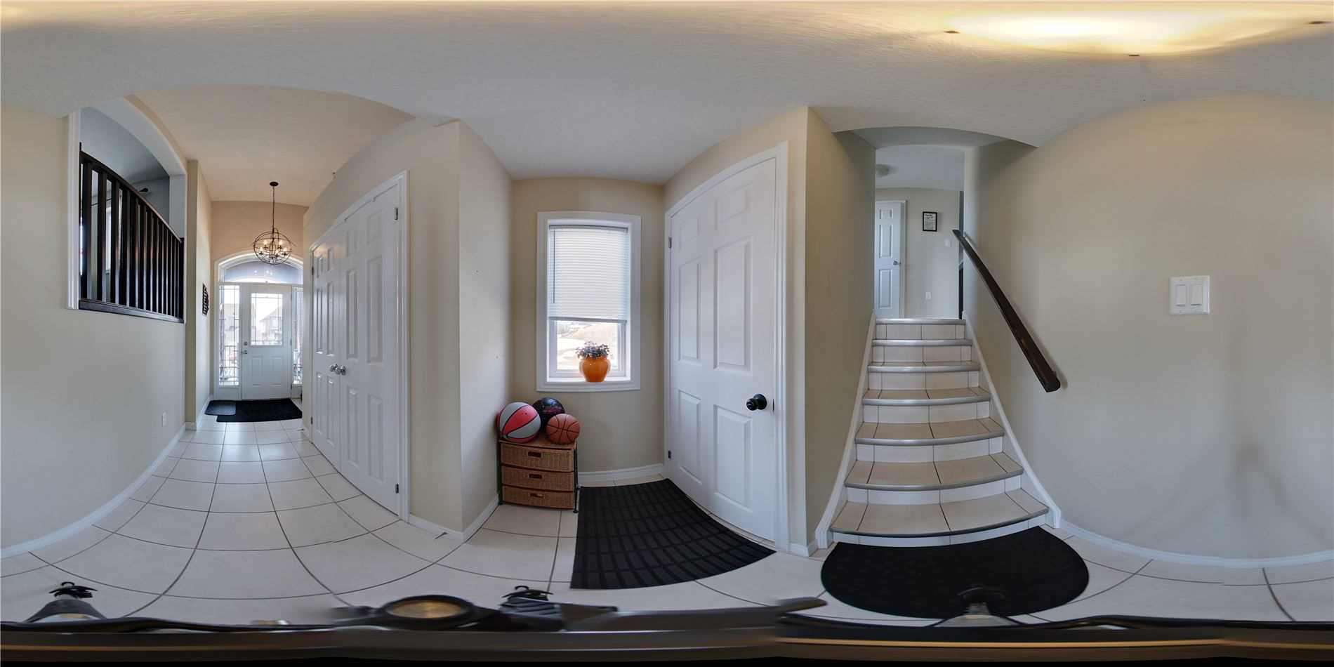 57 Oakes Cres