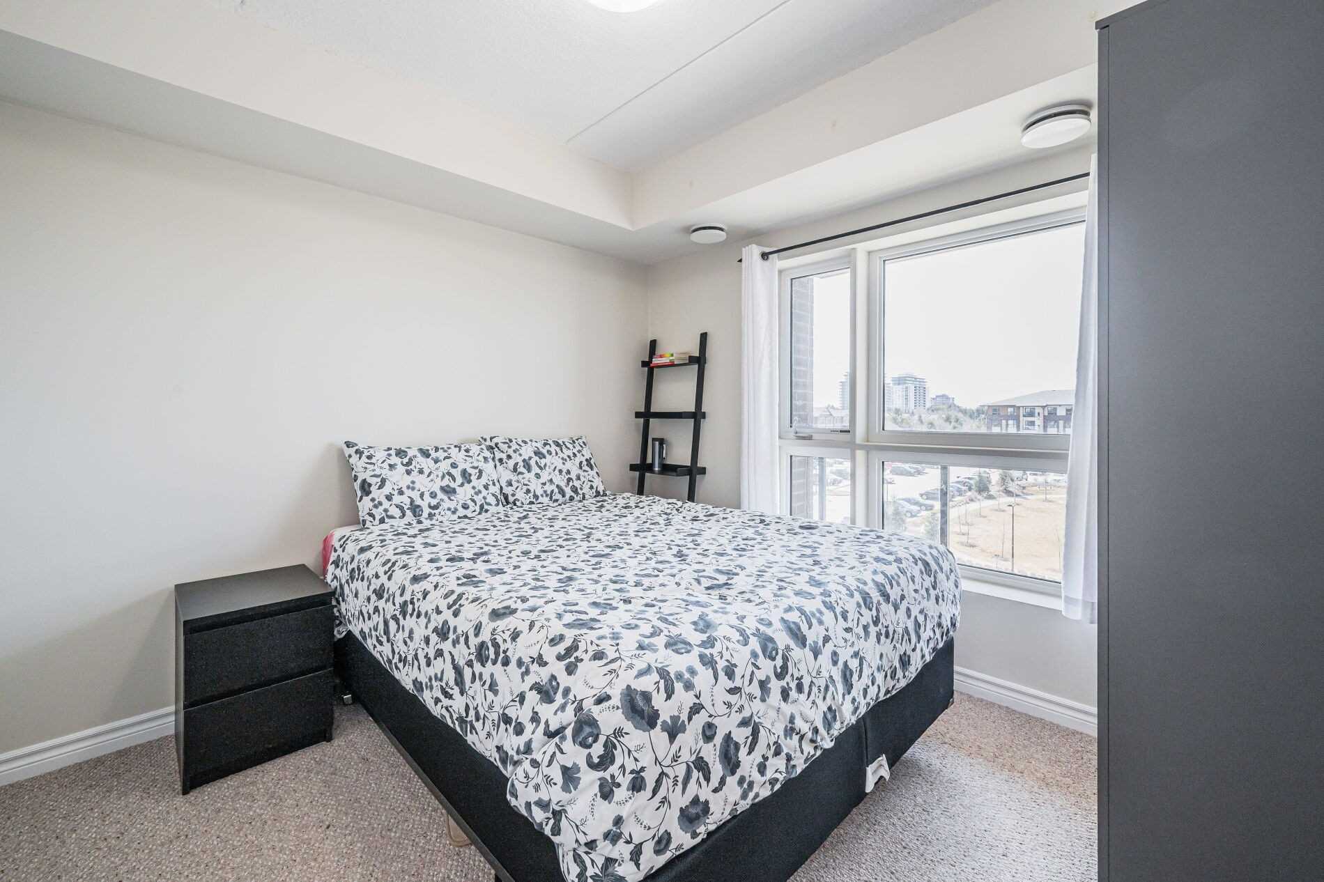 7 Kay Cres, #515