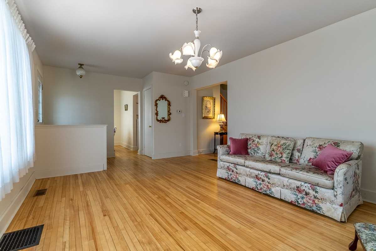 280 King George Rd