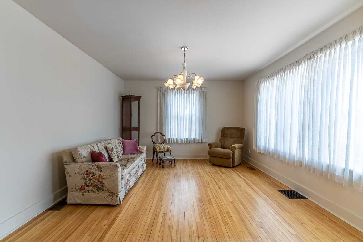 280 King George Rd