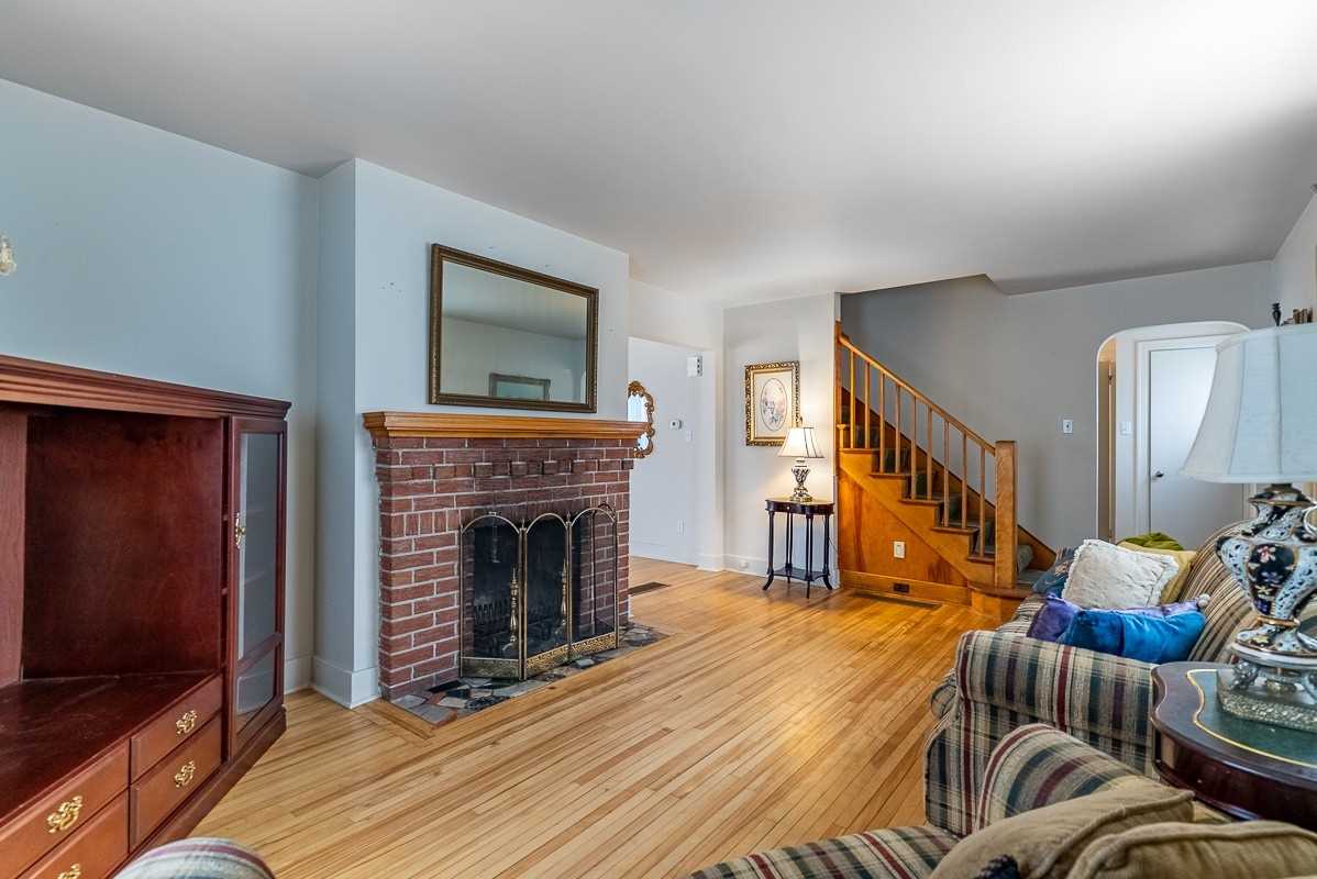 280 King George Rd