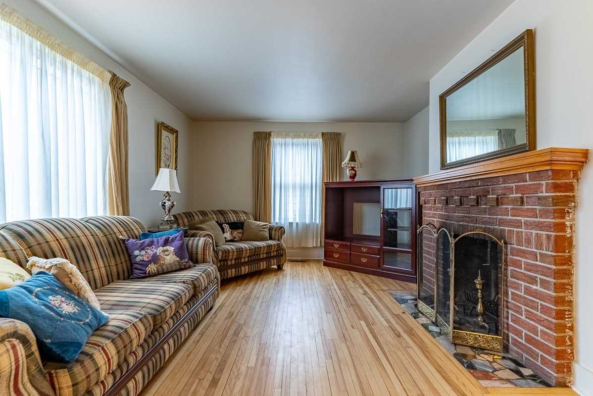 280 King George Rd