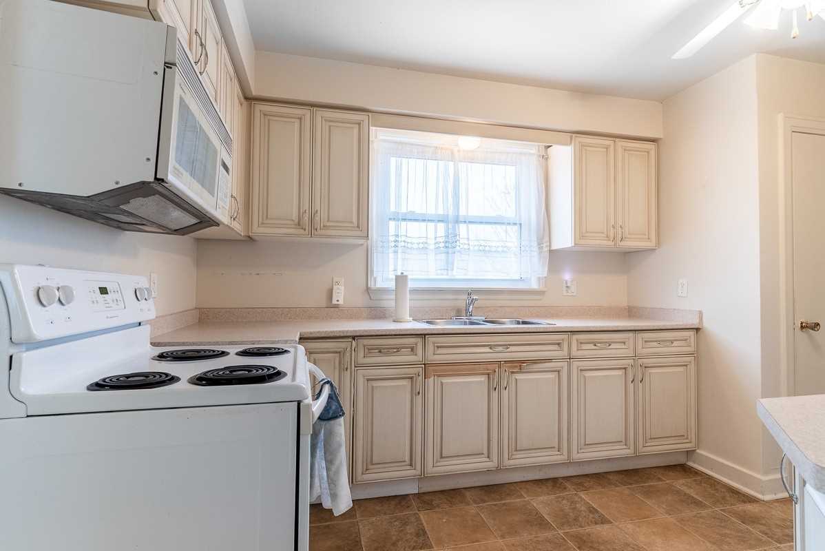 280 King George Rd