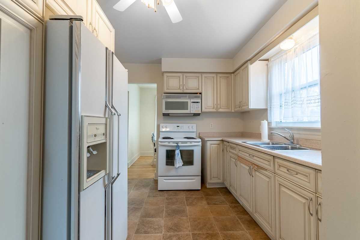 280 King George Rd