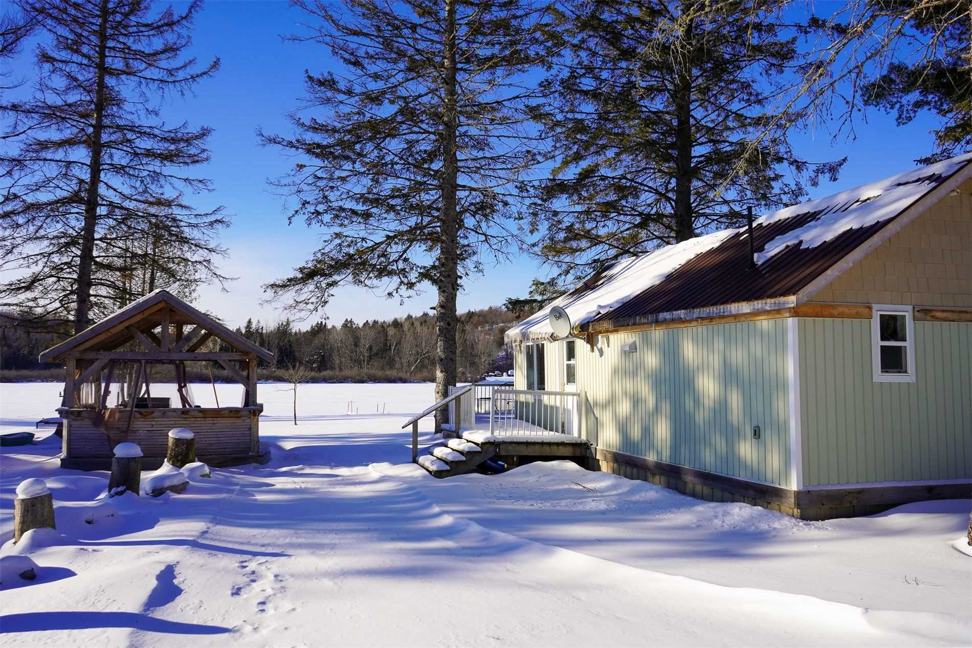 3 Woodland Lane