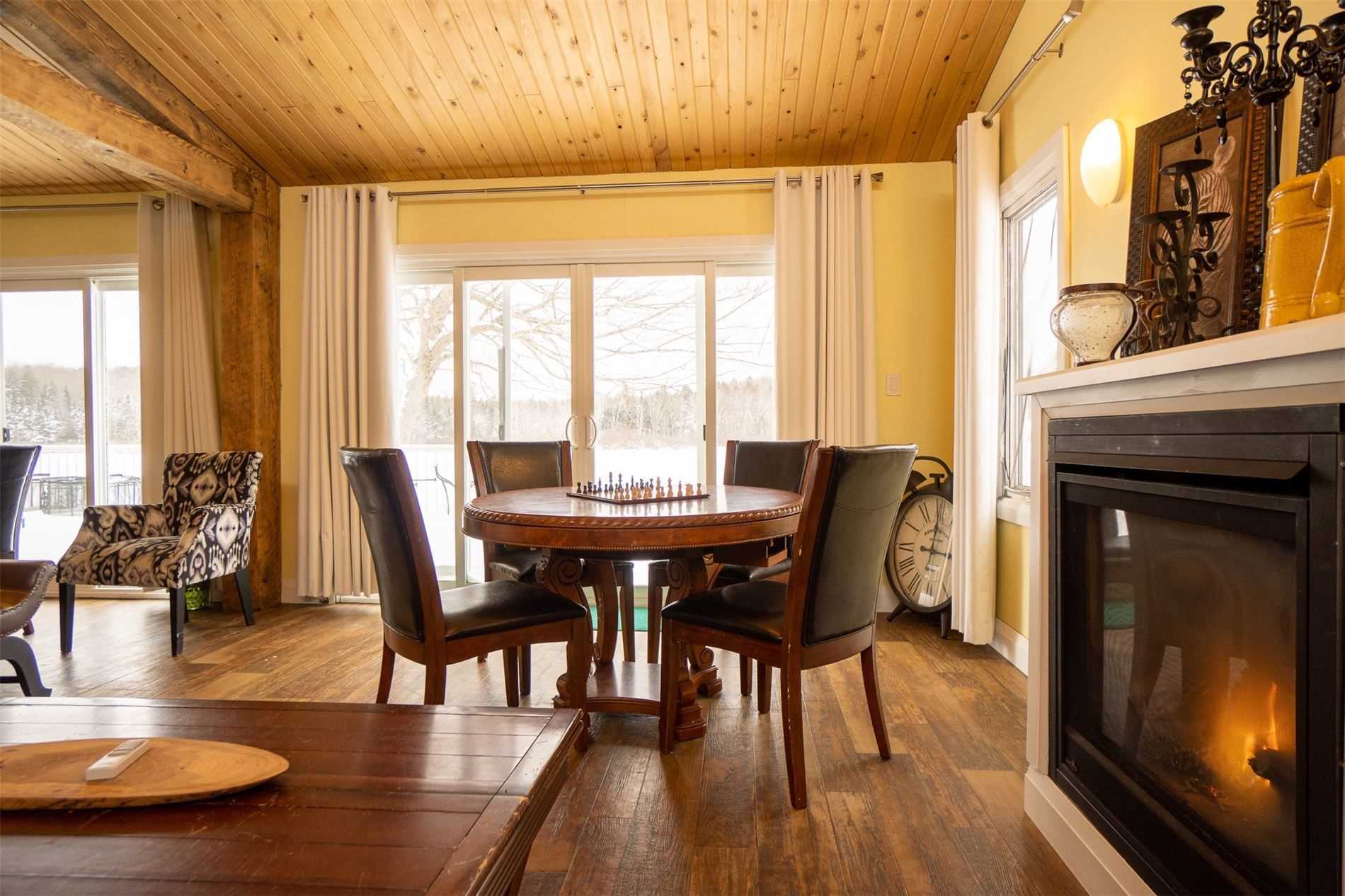 3 Woodland Lane