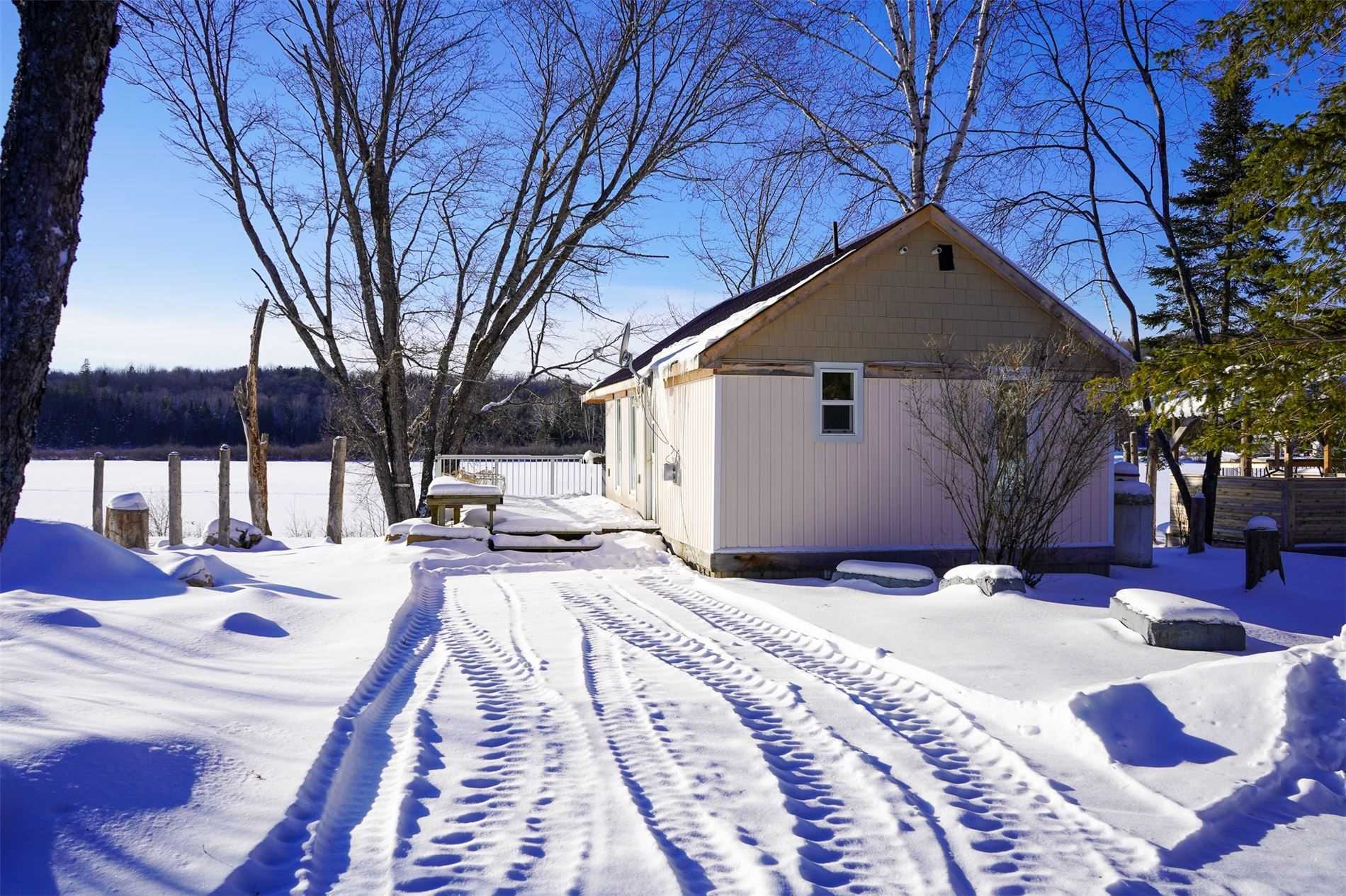 3 Woodland Lane