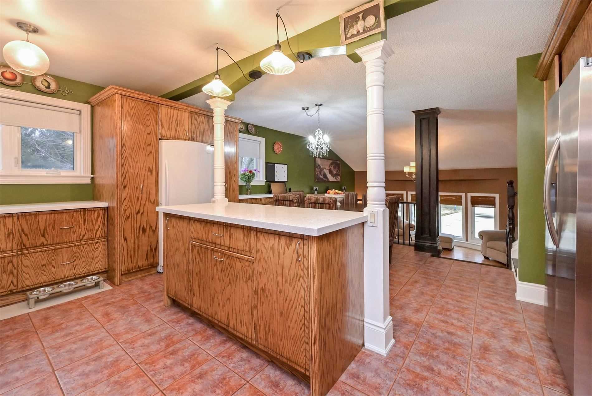 33 Maplewood Dr