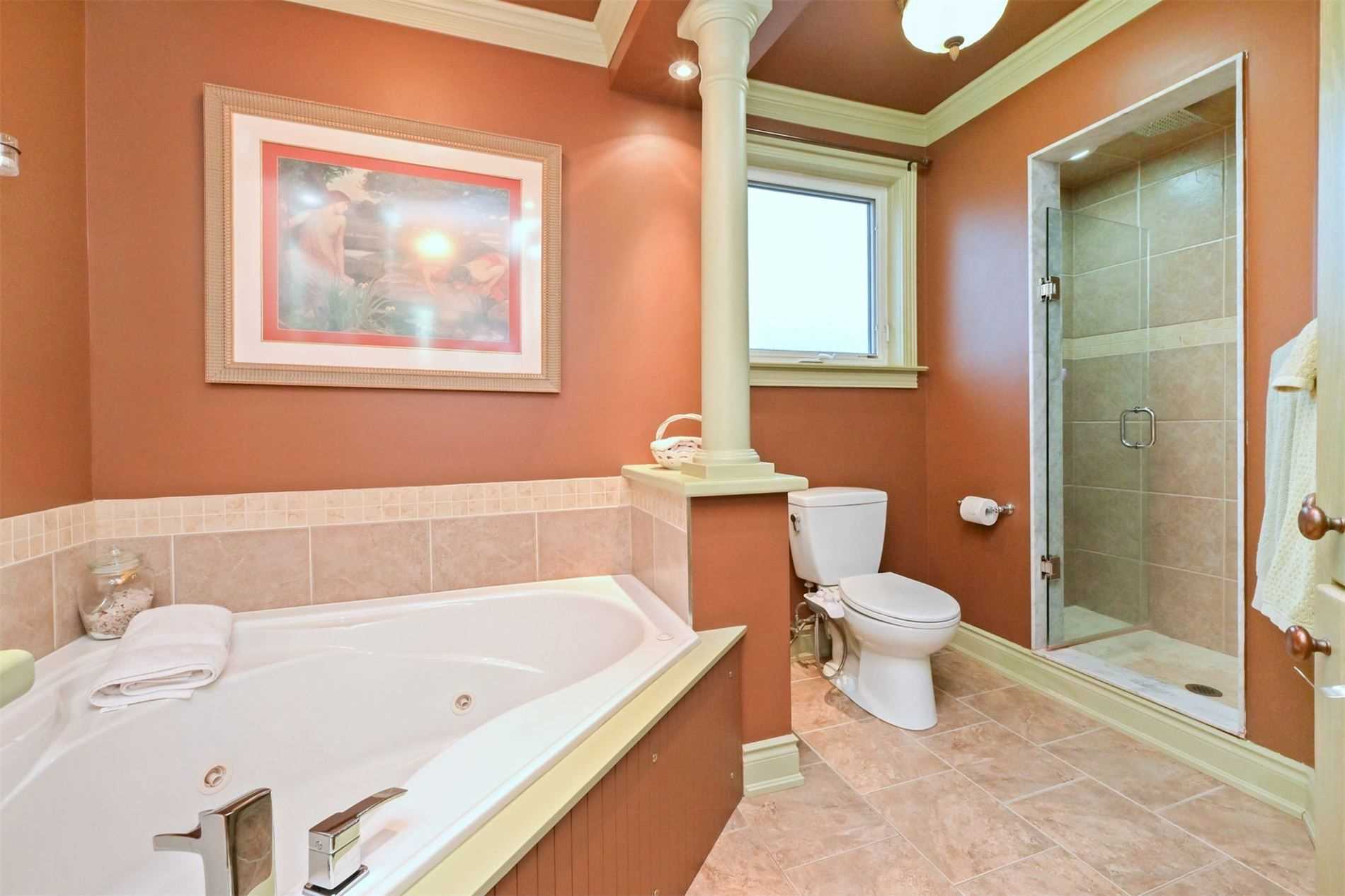 33 Maplewood Dr