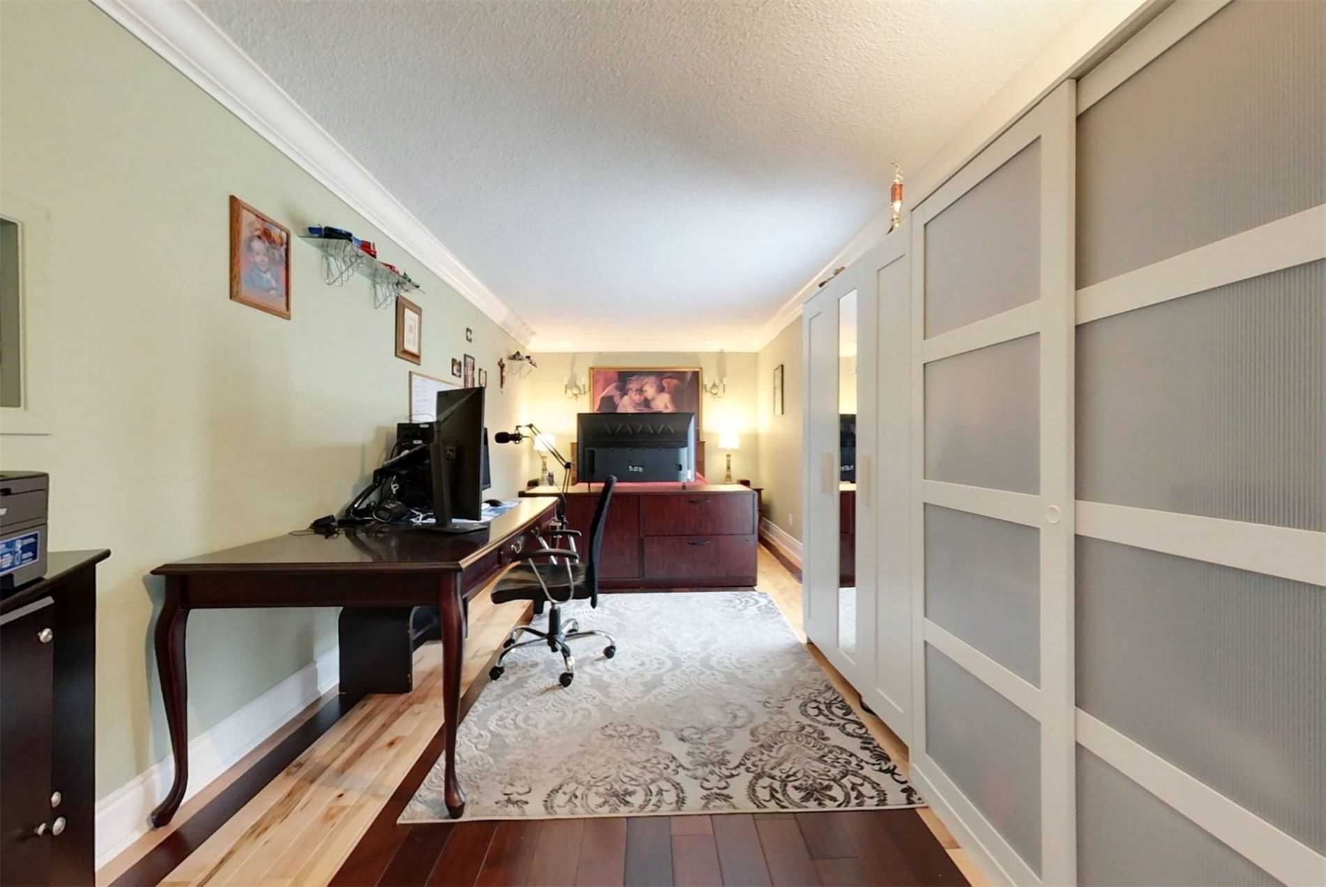 33 Maplewood Dr