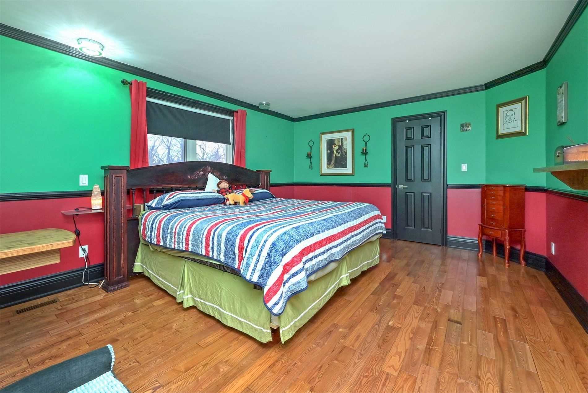 33 Maplewood Dr