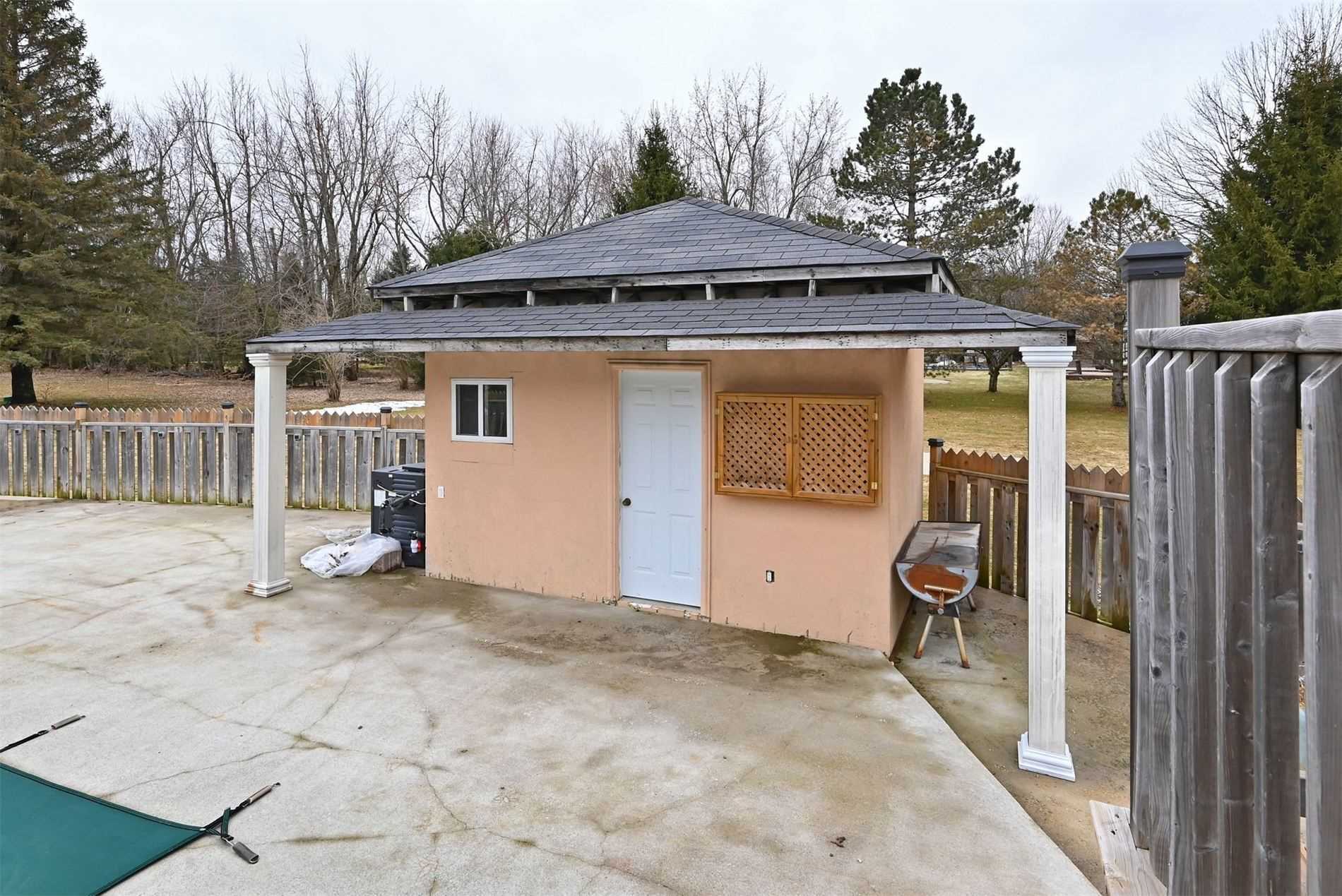 33 Maplewood Dr