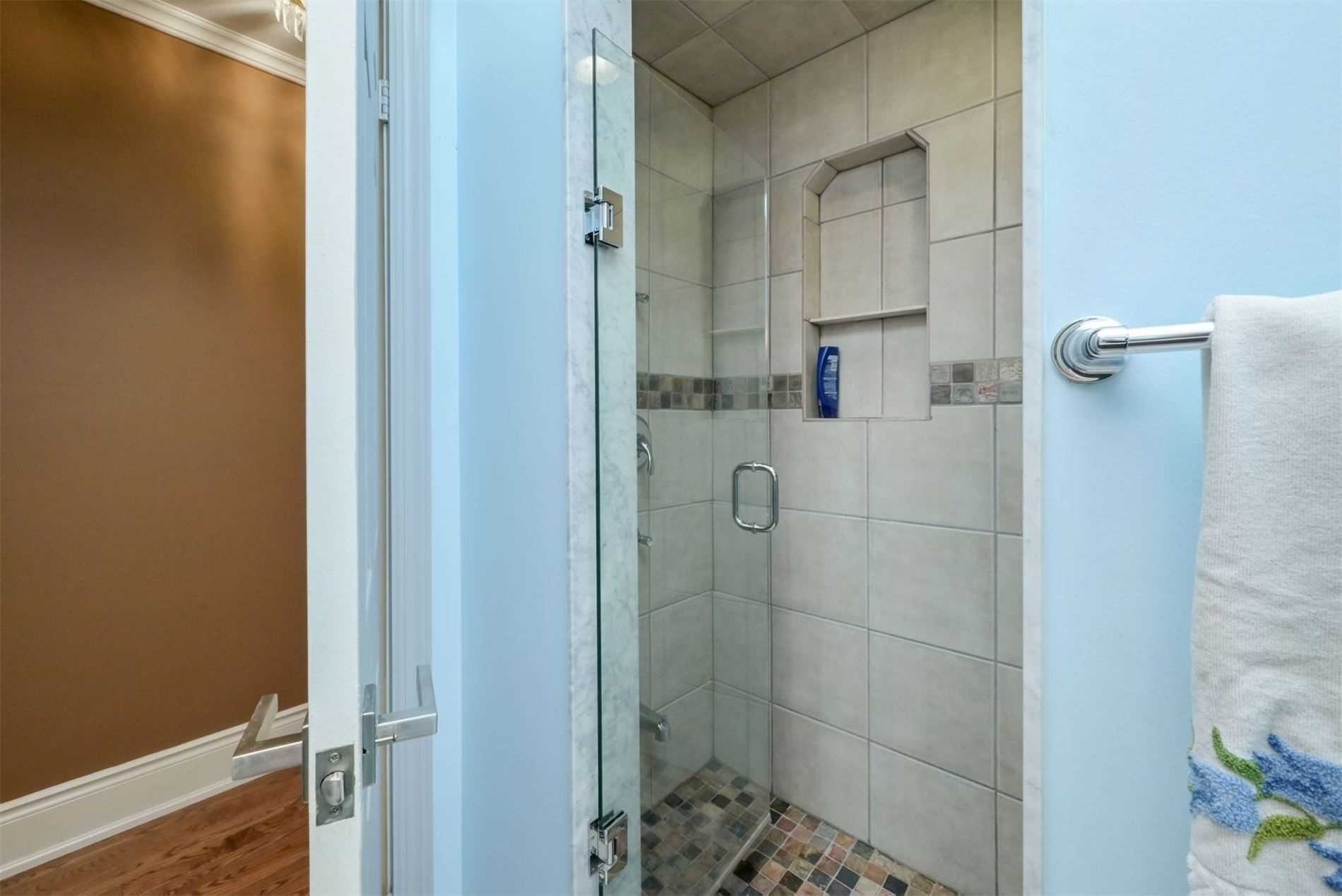 33 Maplewood Dr