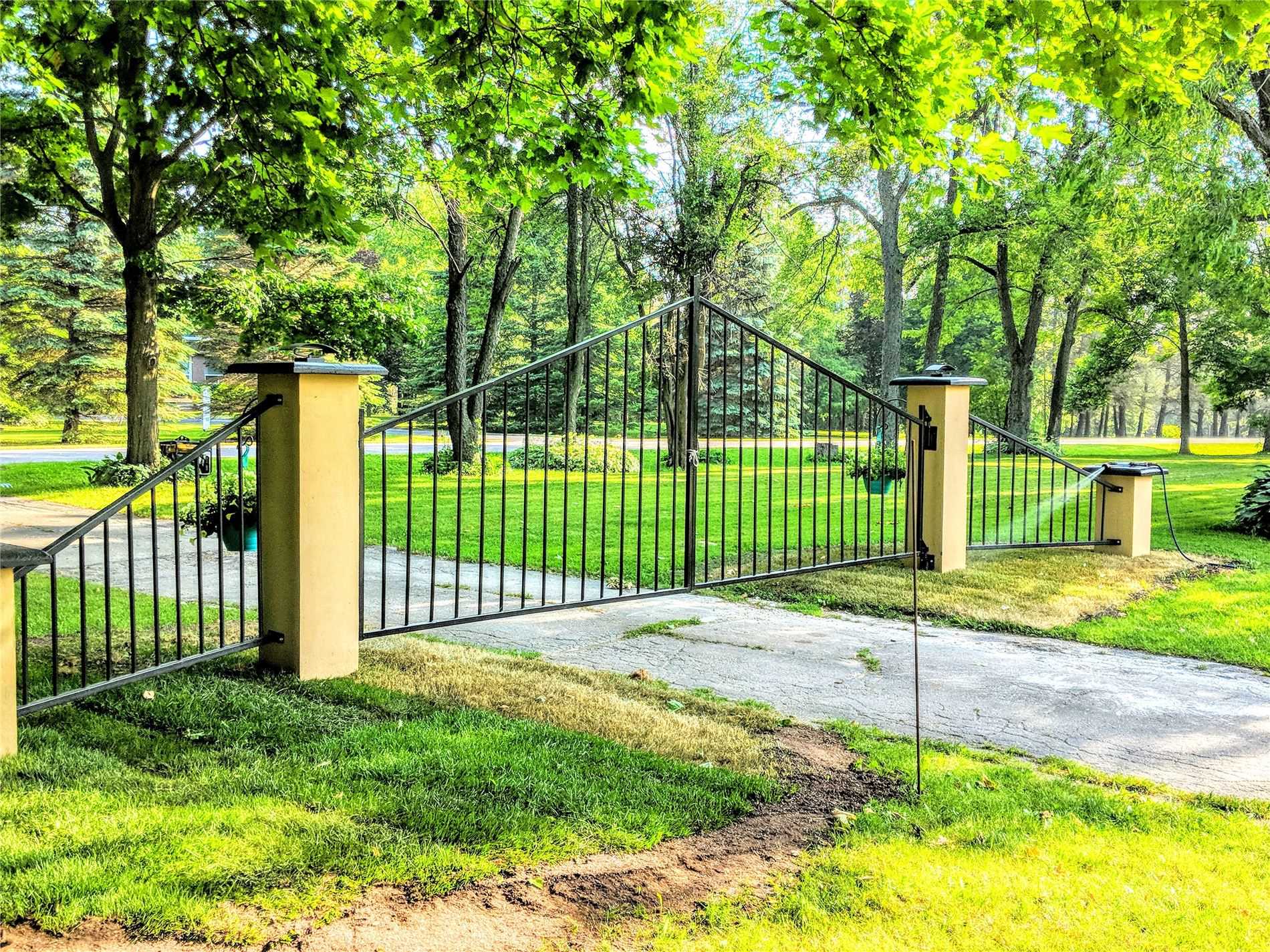 33 Maplewood Dr