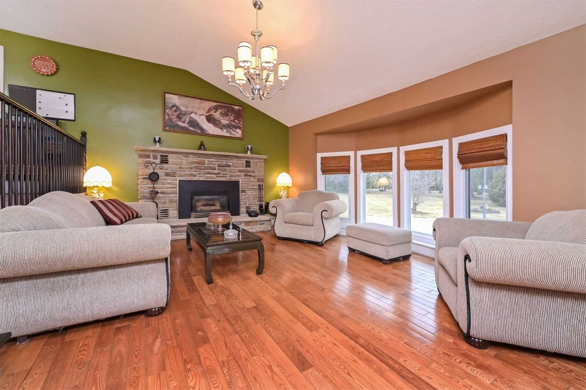 33 Maplewood Dr