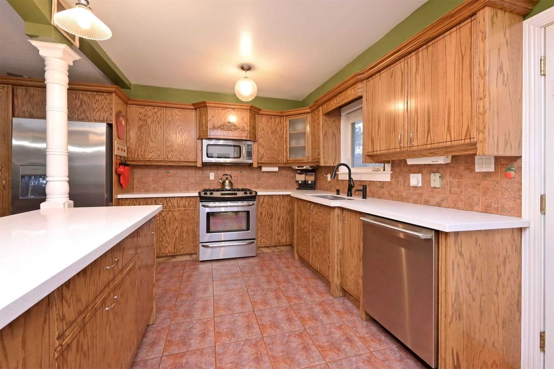 33 Maplewood Dr