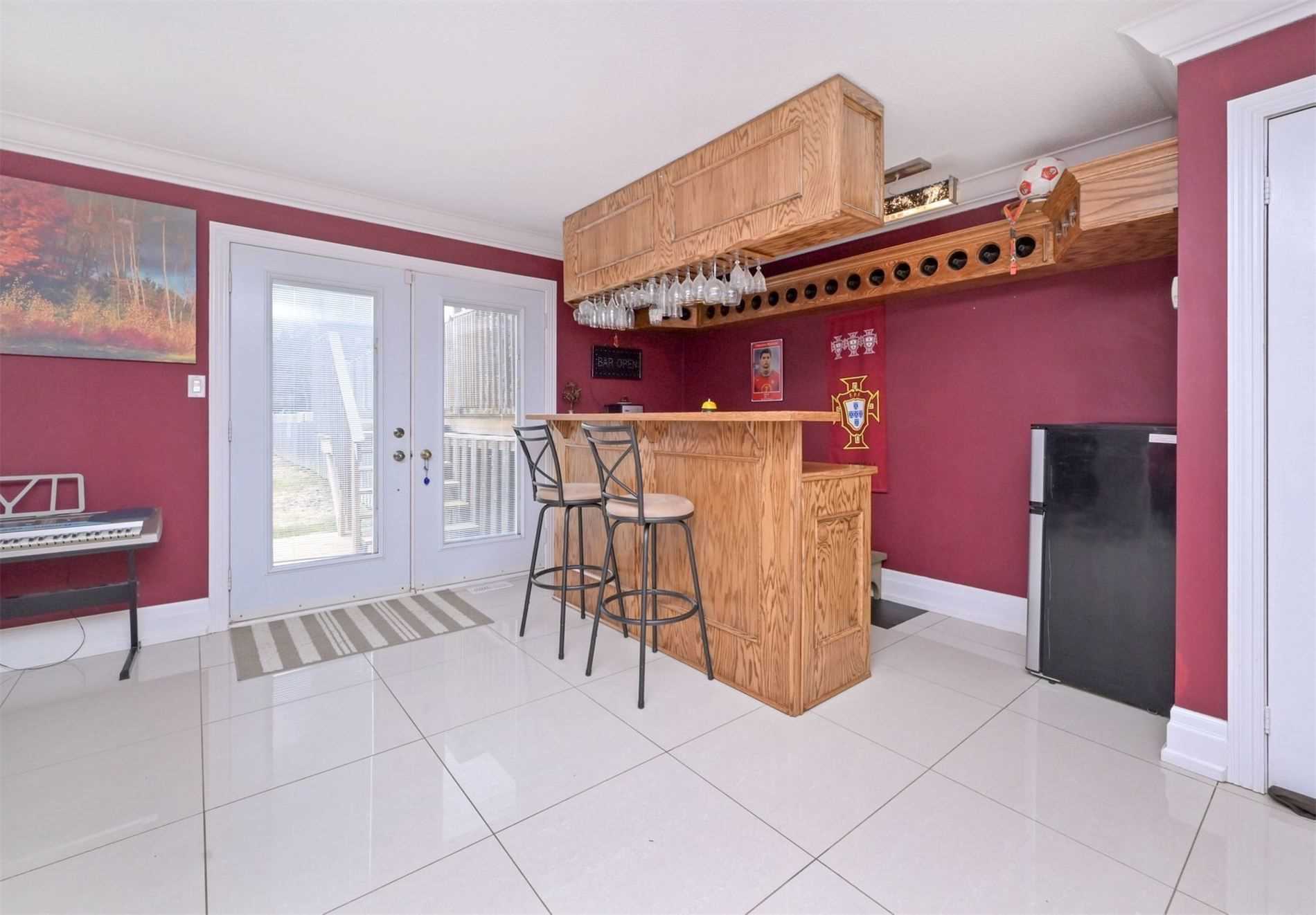 33 Maplewood Dr