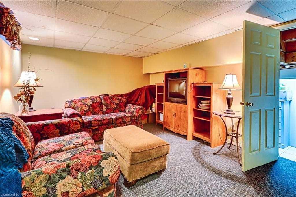 122 Lakeshore Rd, #8