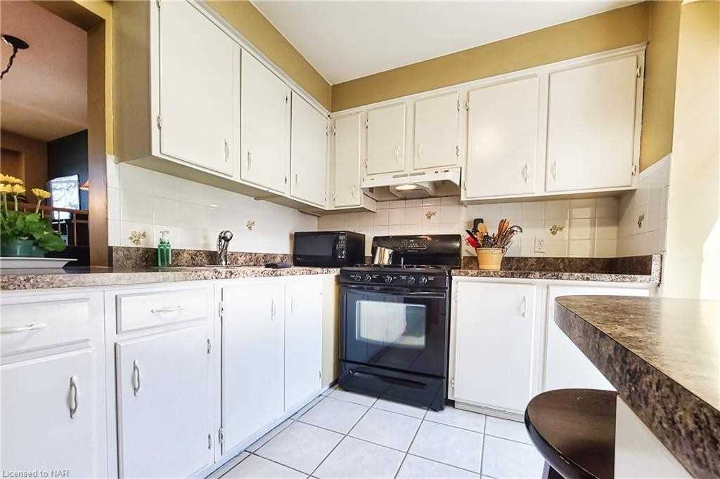 122 Lakeshore Rd, #8