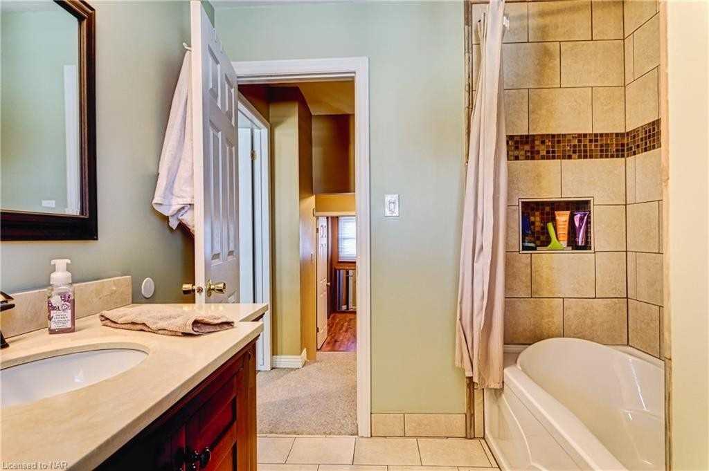 122 Lakeshore Rd, #8
