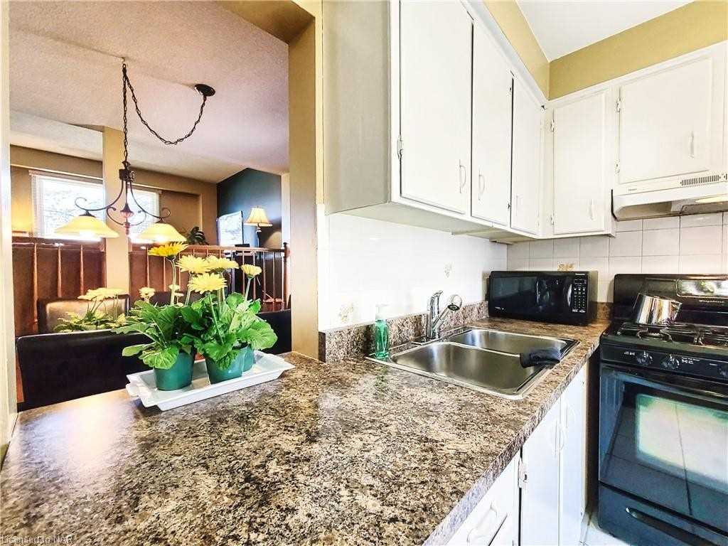 122 Lakeshore Rd, #8