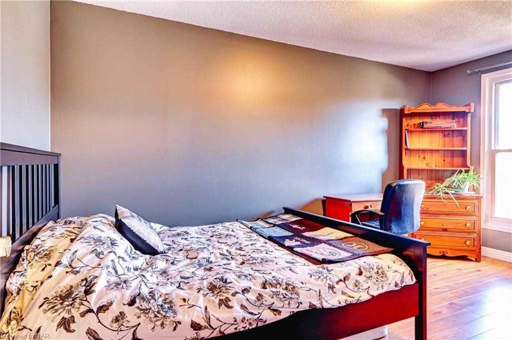 122 Lakeshore Rd, #8