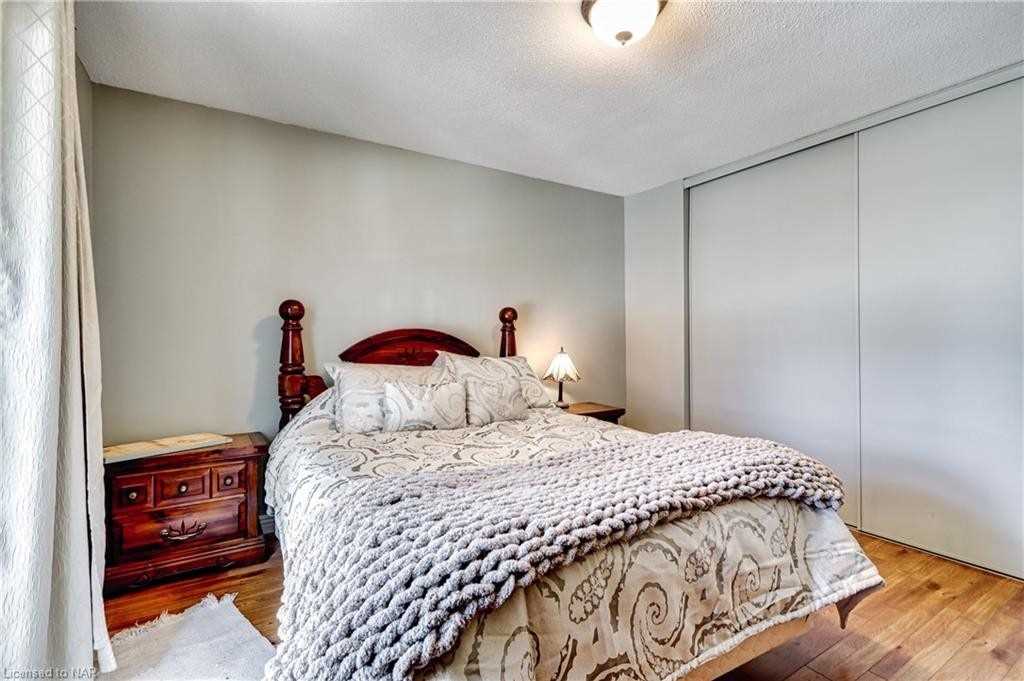 122 Lakeshore Rd, #8