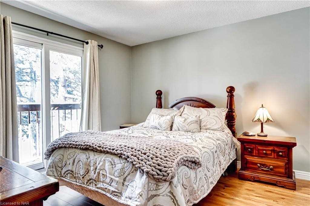 122 Lakeshore Rd, #8