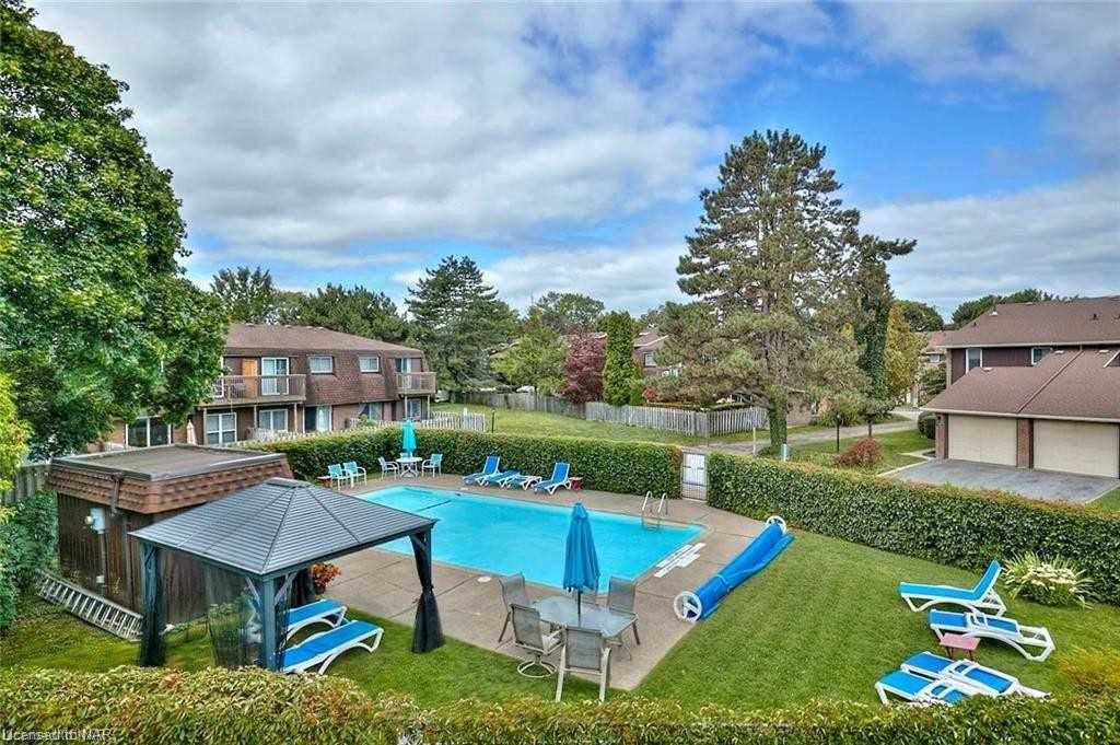 122 Lakeshore Rd, #8