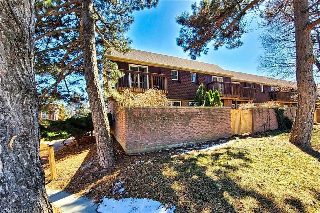 122 Lakeshore Rd, #8