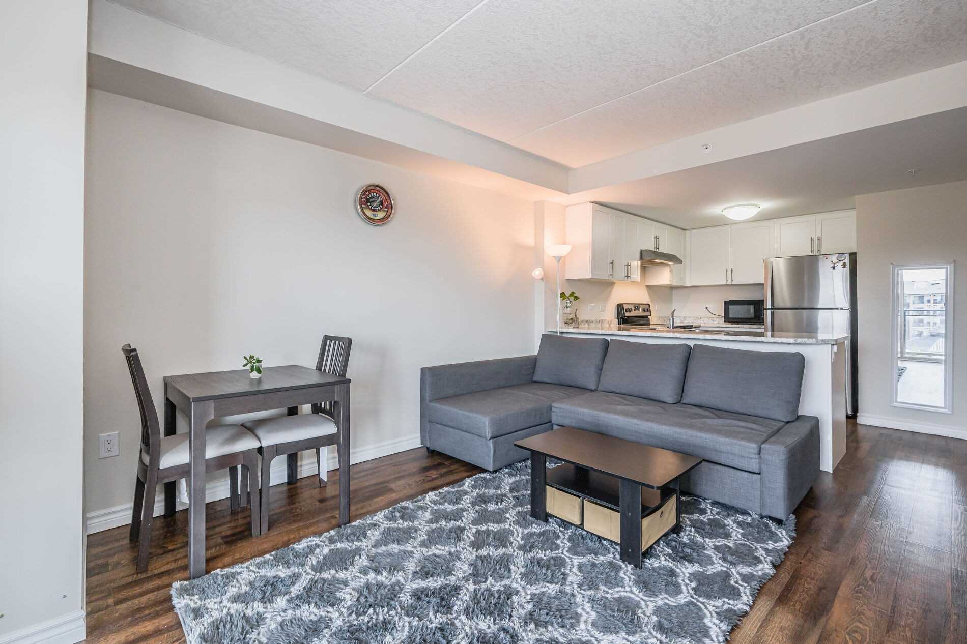 7 Kay Cres, #515