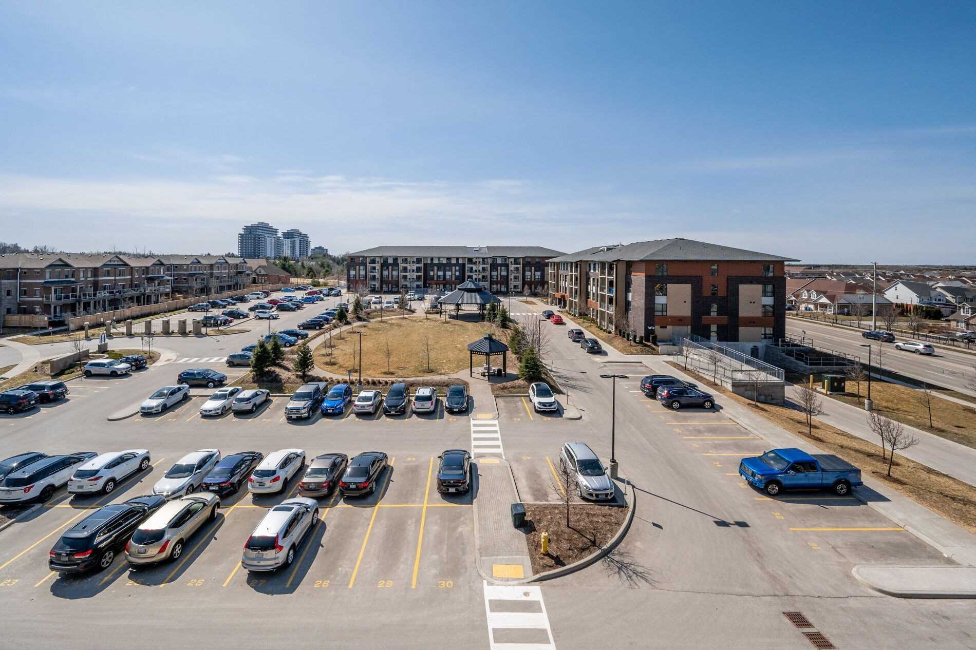 7 Kay Cres, #515