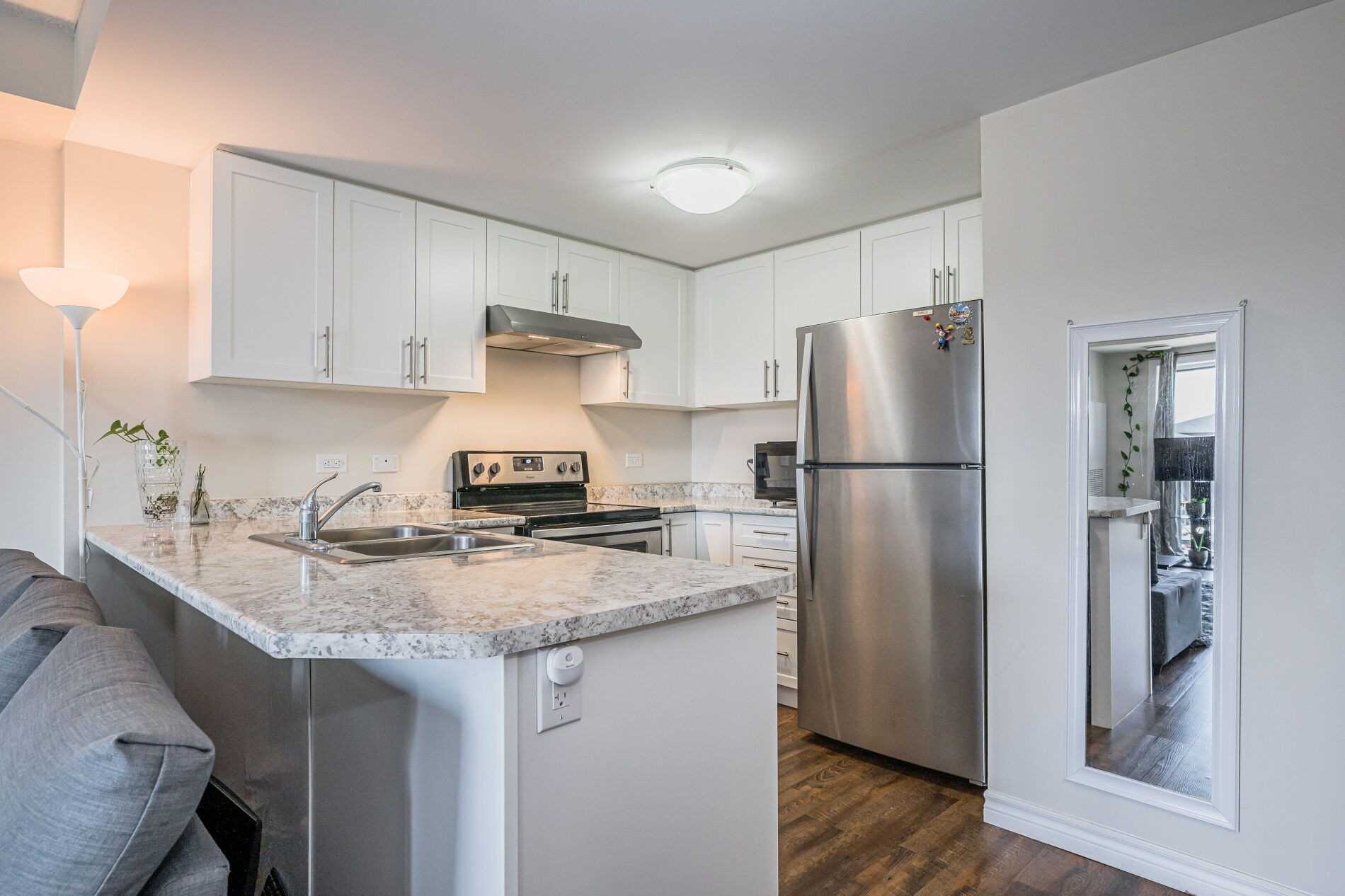 7 Kay Cres, #515