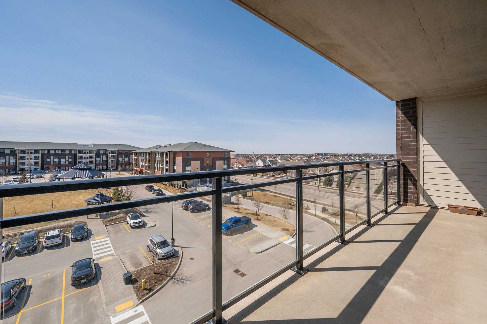 7 Kay Cres, #515