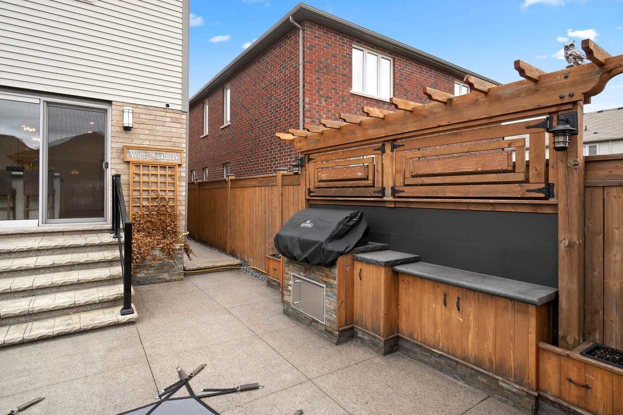 174 Escarpment Dr