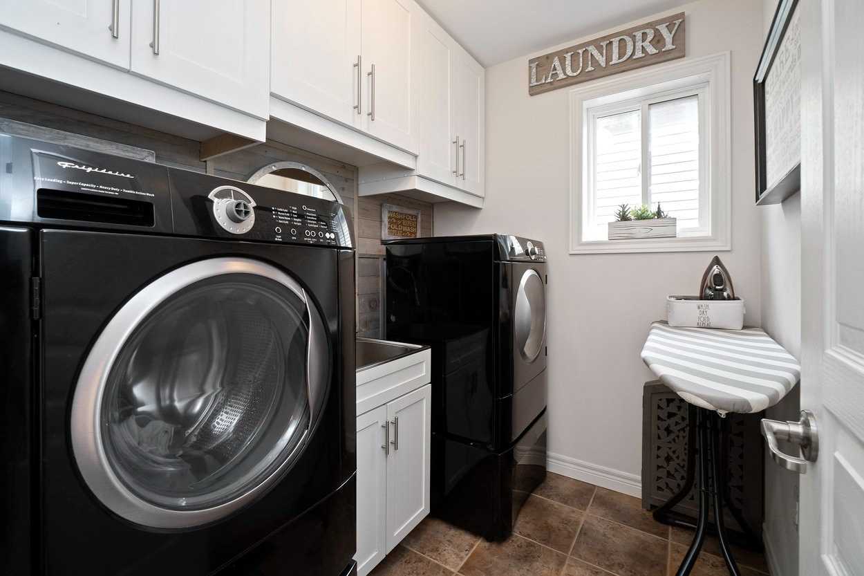174 Escarpment Dr